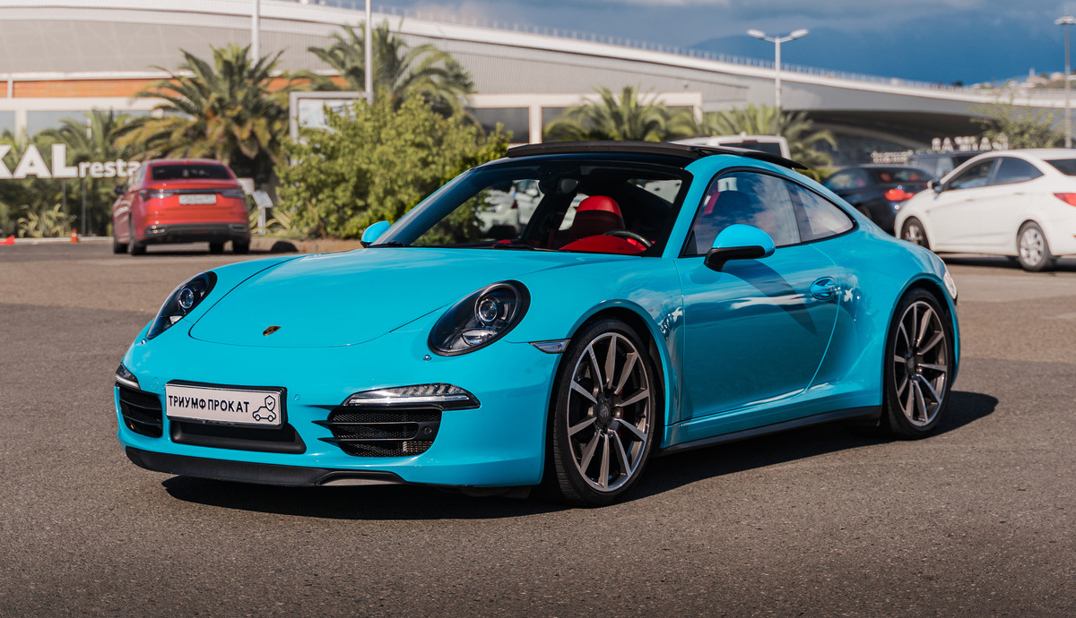 Porsche 911 Carrera 4S 